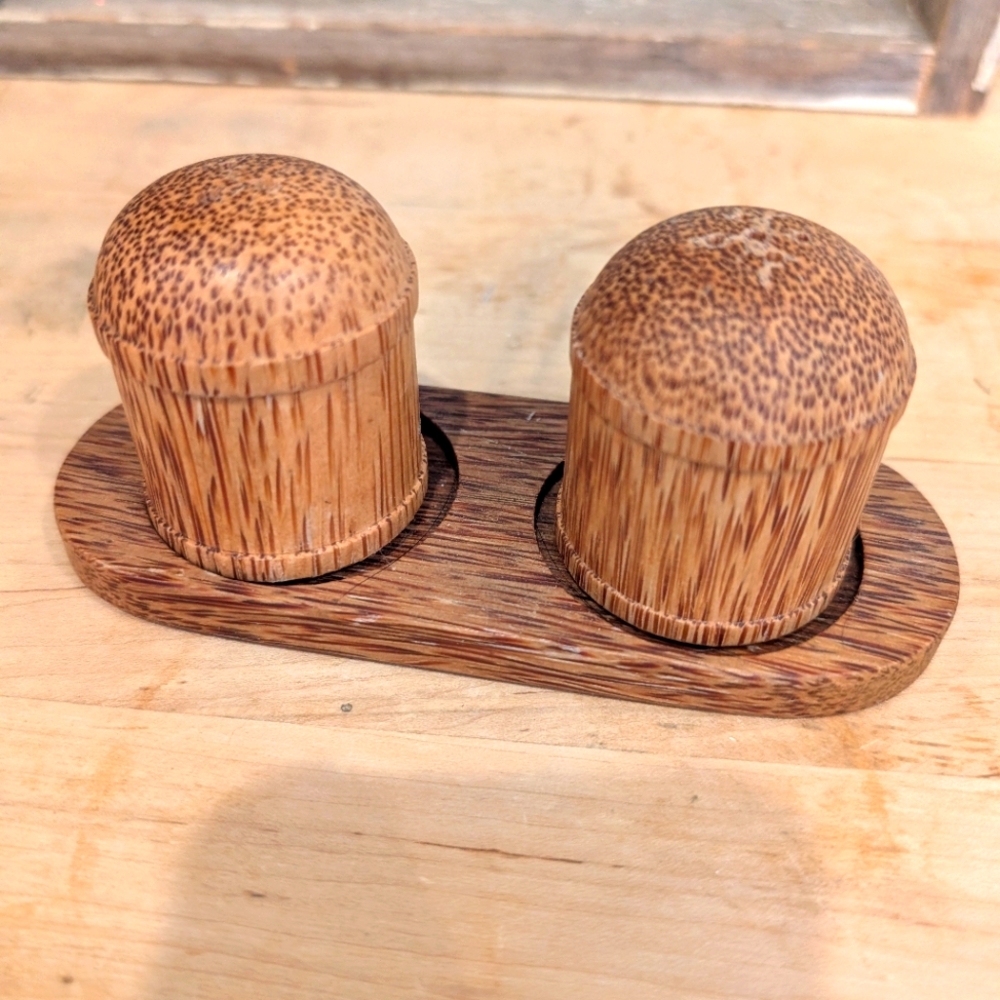 Wood salt & pepper shakers with tray